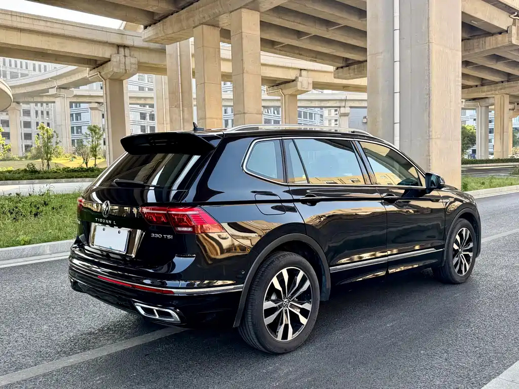 VOLKSWAGEN TIGUAN L 2023