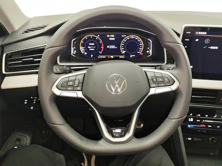 VOLKSWAGEN TIGUAN L 2024