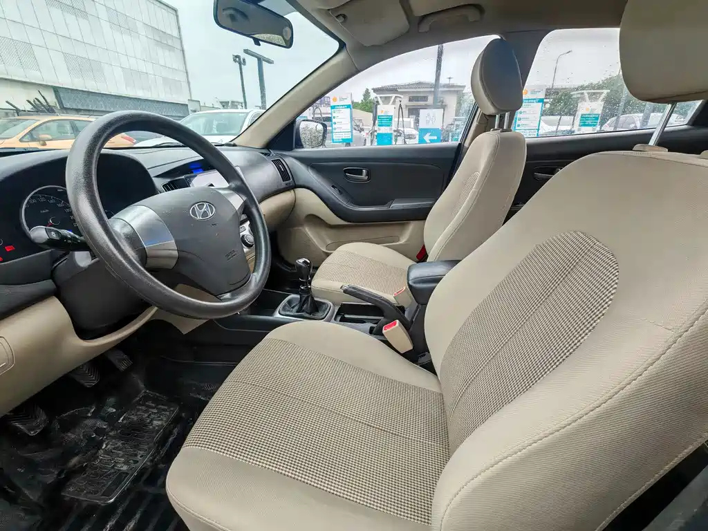 HYUNDAI CELESTA 2011