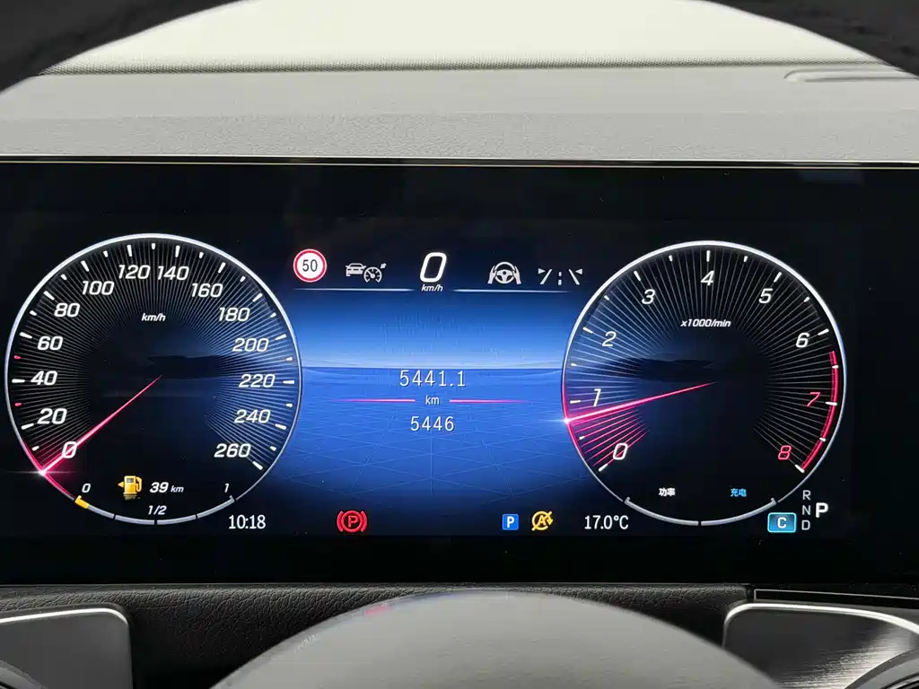 MERCEDES BENZ GLB 2025