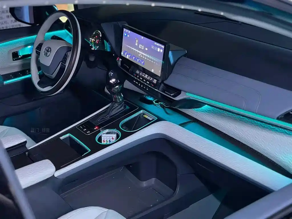 TOYOTA SIENNA SIENNA 2024