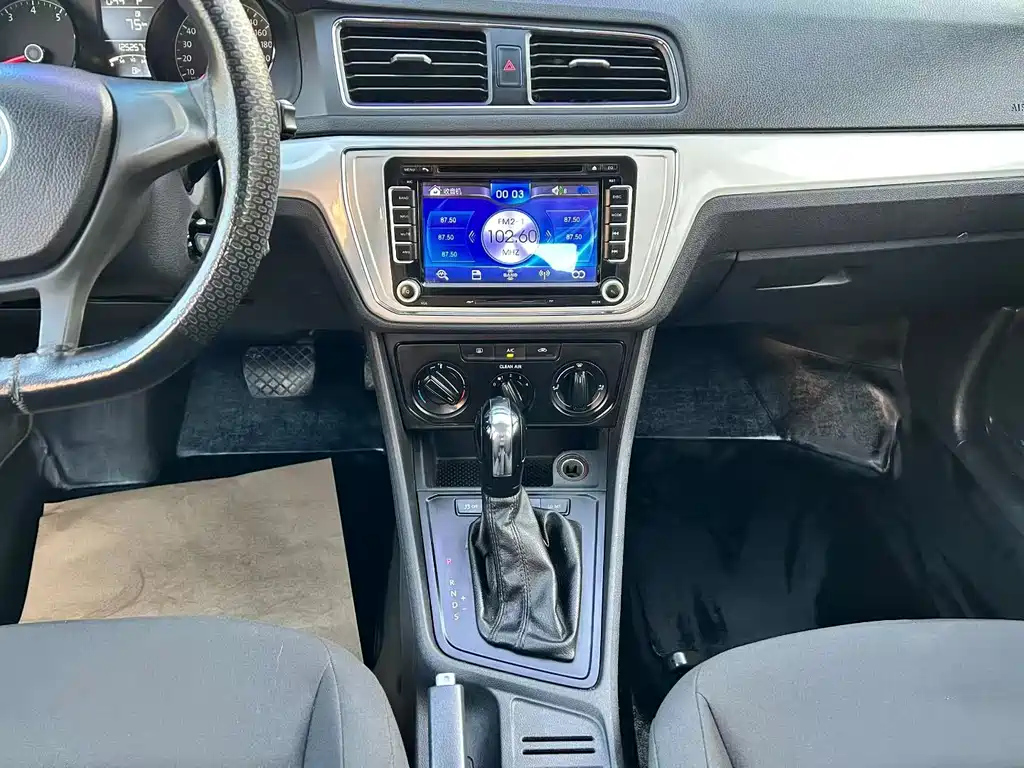 VOLKSWAGEN LAVIDA 2016