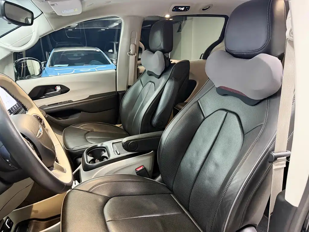 CHRYSLER BIG 捷龙PHEV IMPO 2025