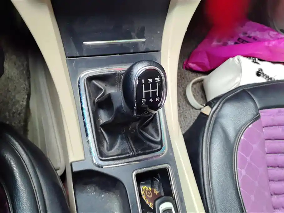 GEELY AUTO EMGRAND 2016