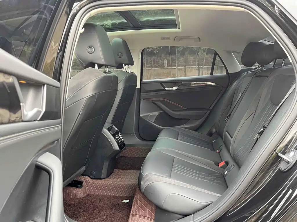 VOLKSWAGEN MAGOTAN 2025