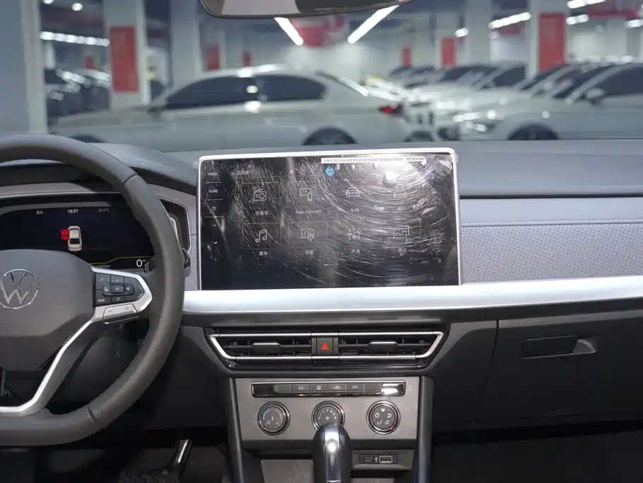 VOLKSWAGEN LAVIDA 2023