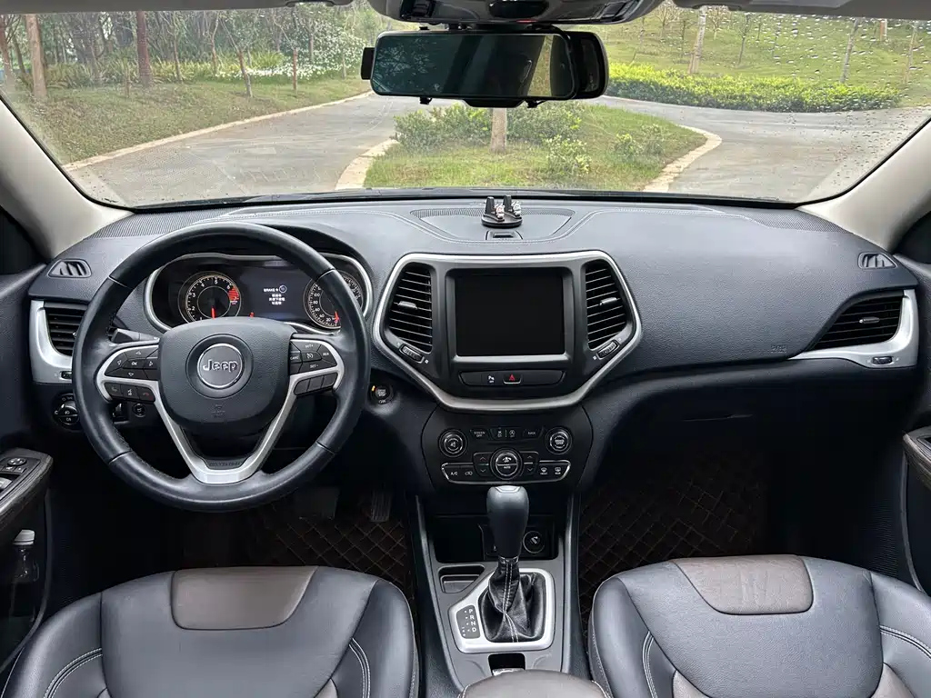 JEEP CHEROKEE 2020