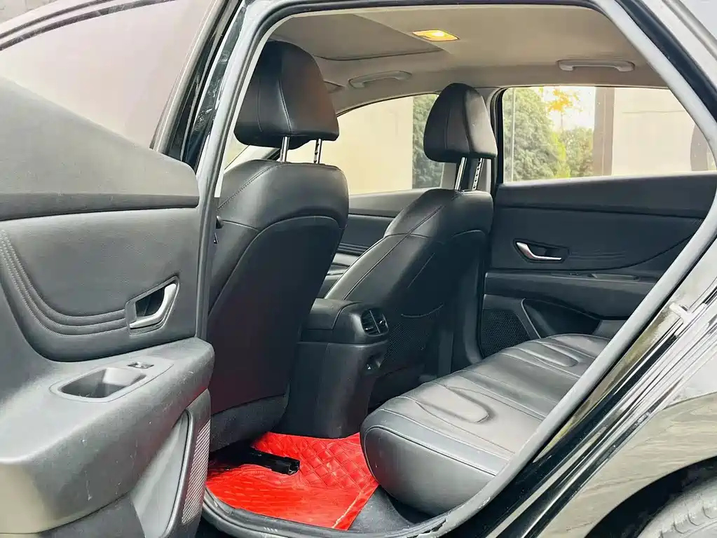 HYUNDAI ELANTRA 2022