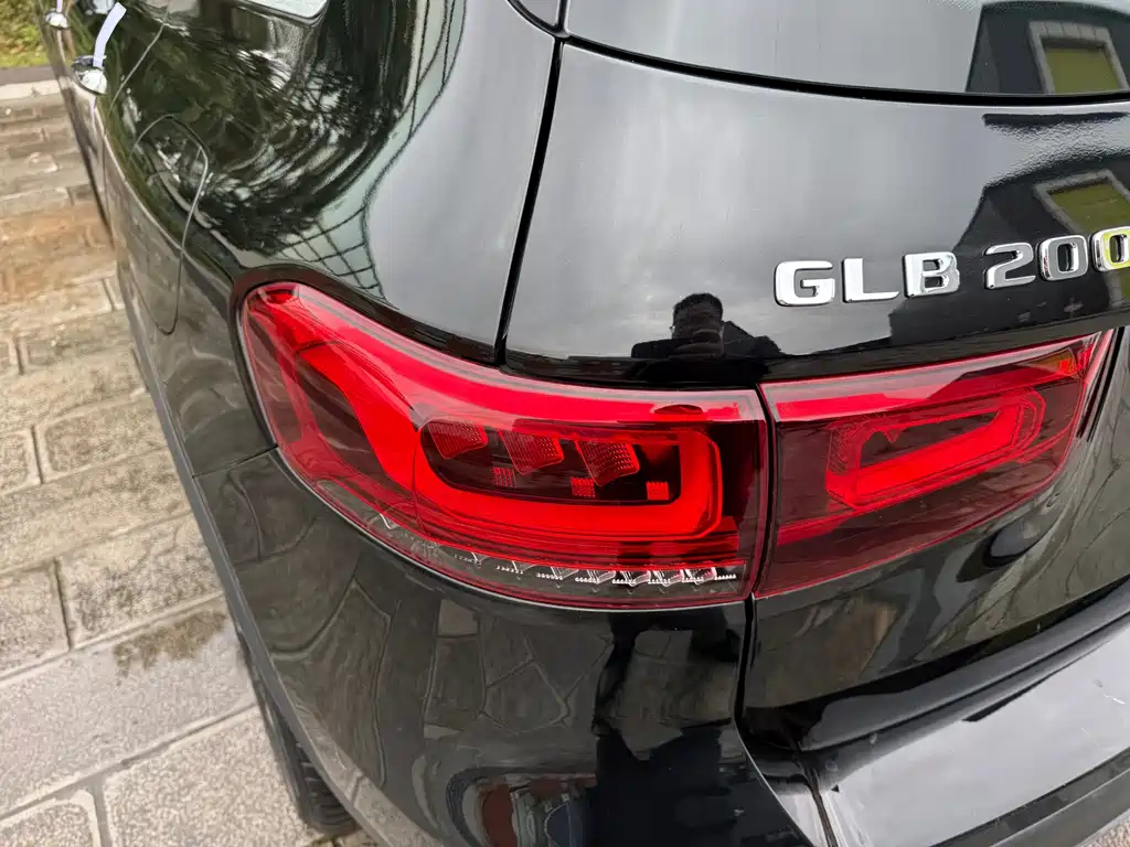 MERCEDES BENZ GLB 2021