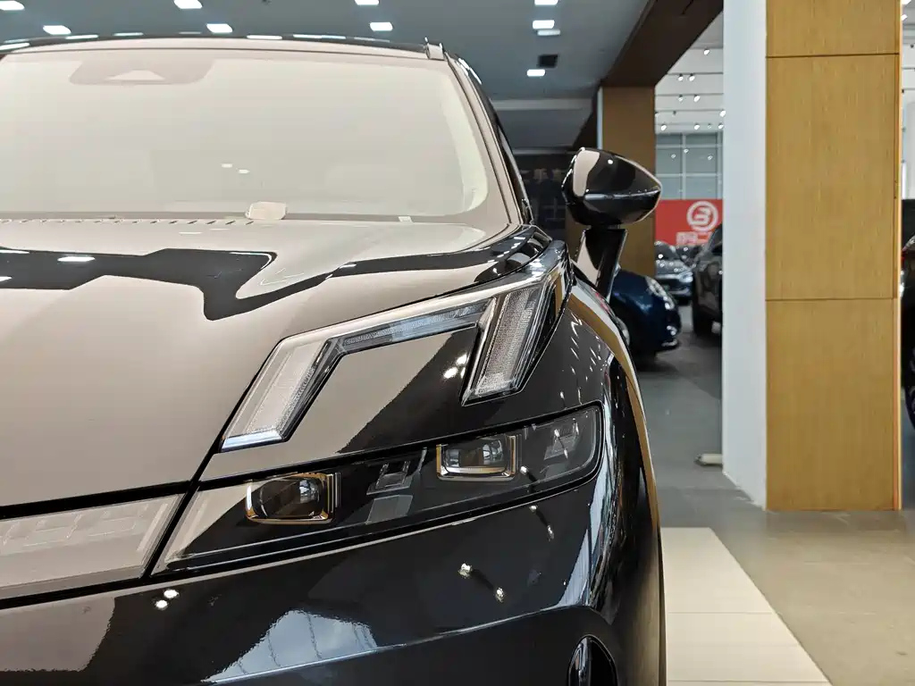 LYNK&CO 08 NEW ENERGY 2025