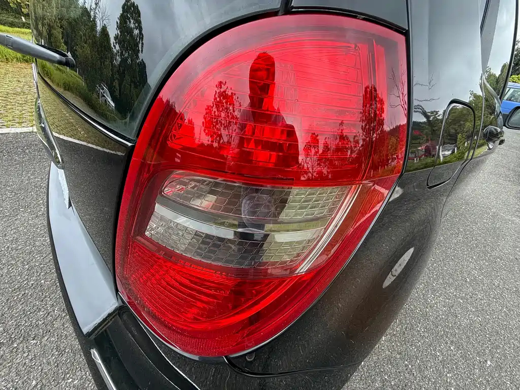 MERCEDES BENZ A-CLASS IMPORT 2011