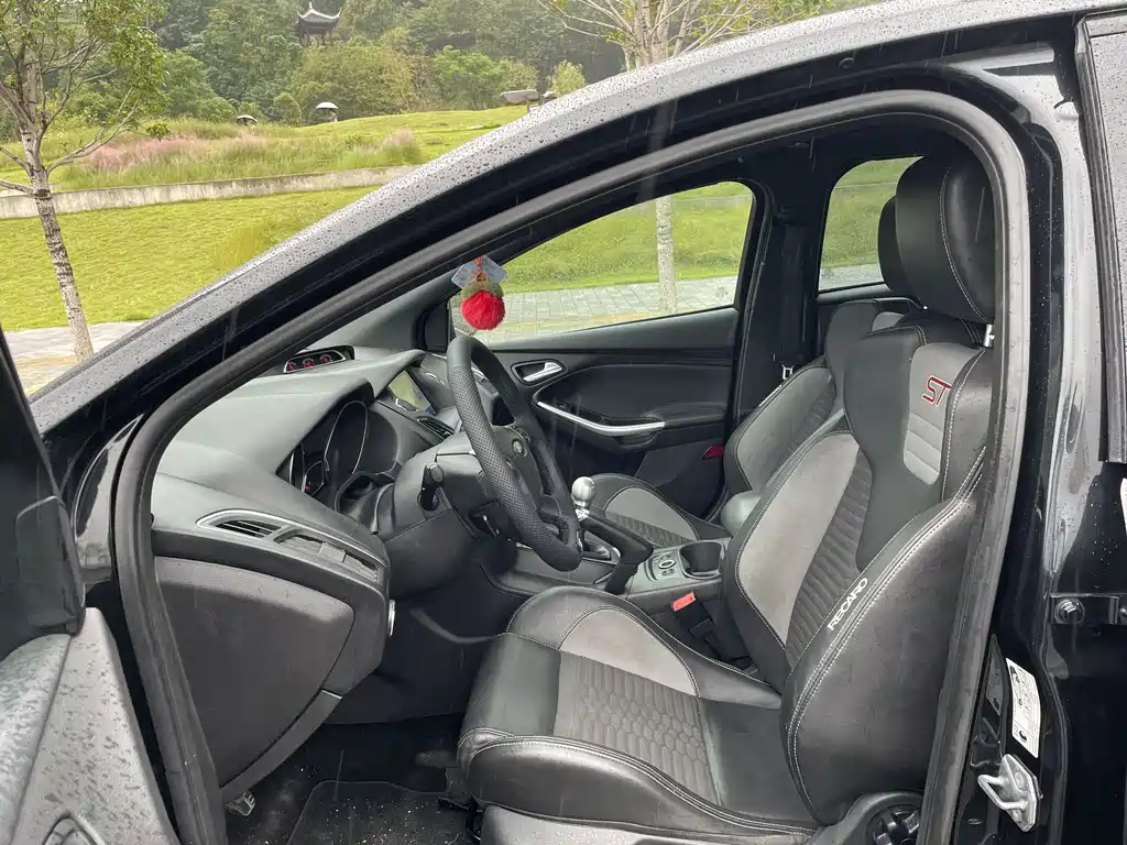 FORD FOCUS IMPORT 2014