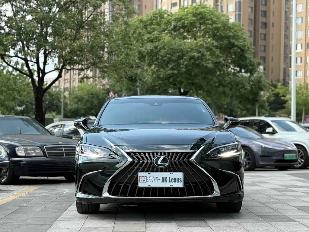 LEXUS ES 2023