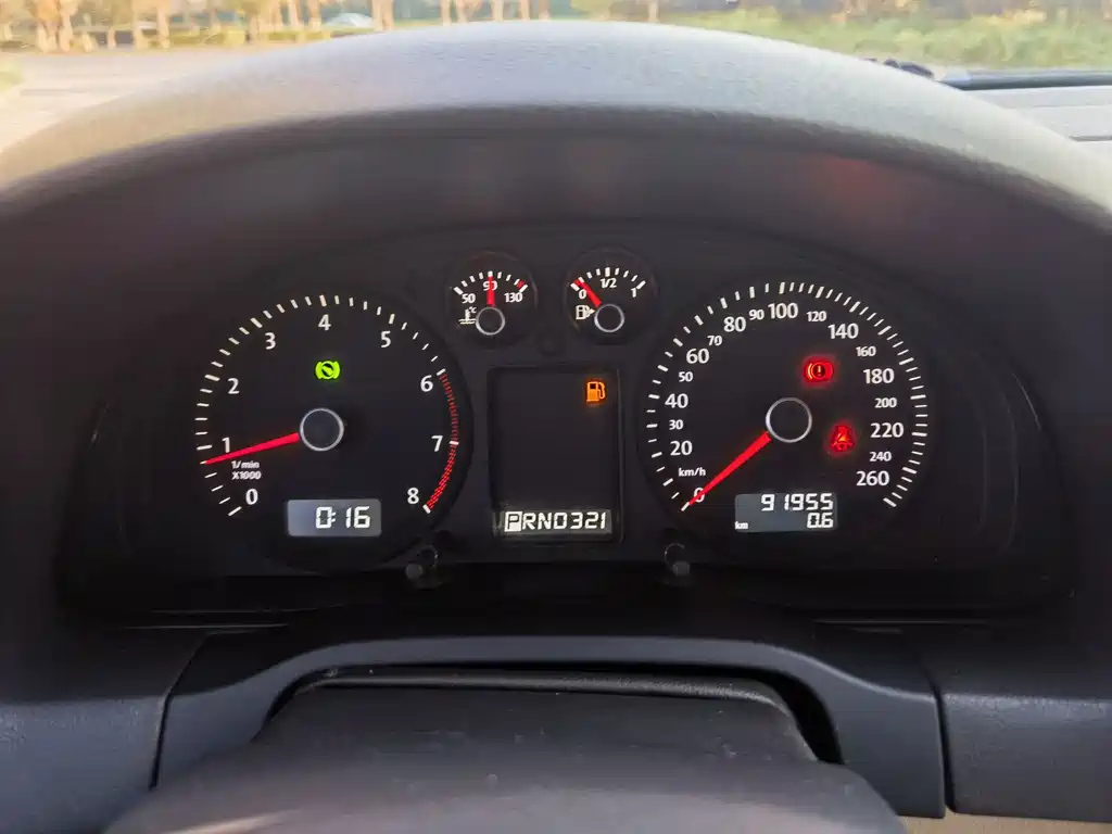 VOLKSWAGEN PASSAT LINGYU 2010