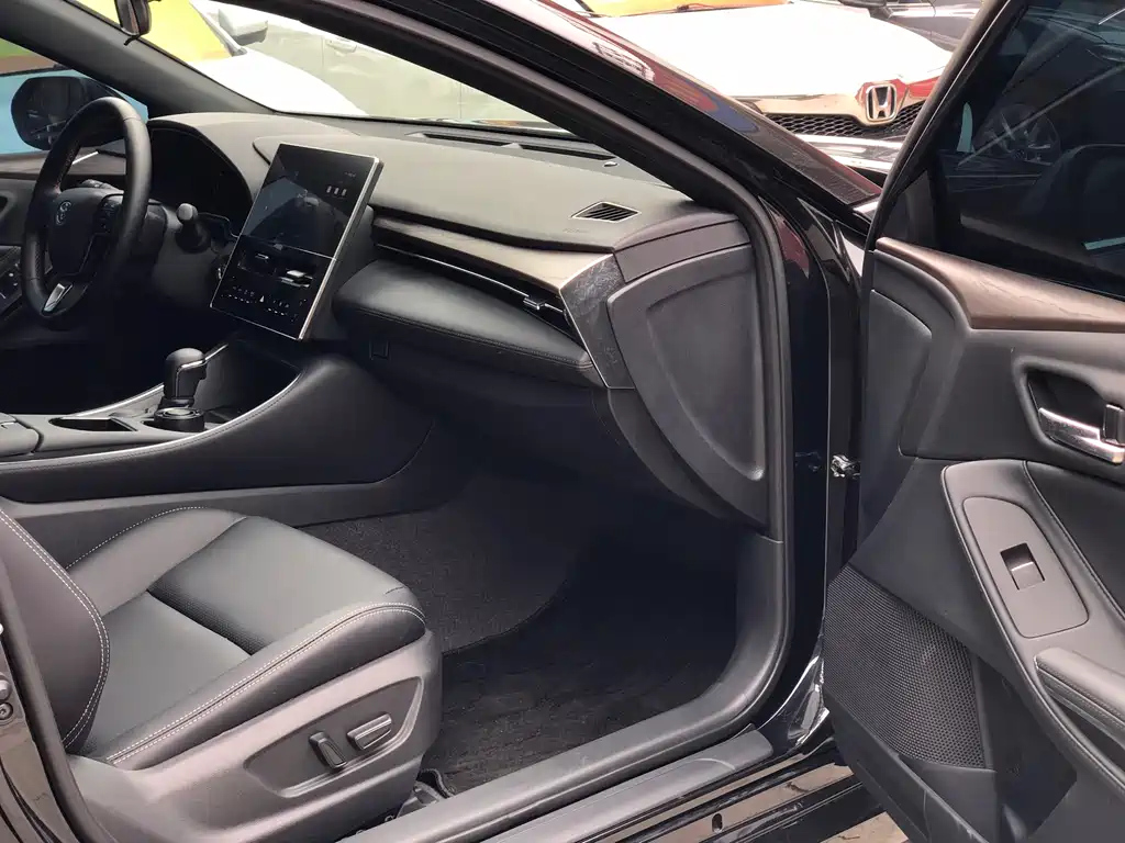 TOYOTA AVALON 2025