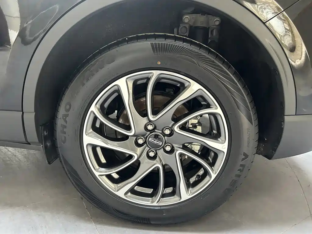 LINCOLN ADVENTURER 2022