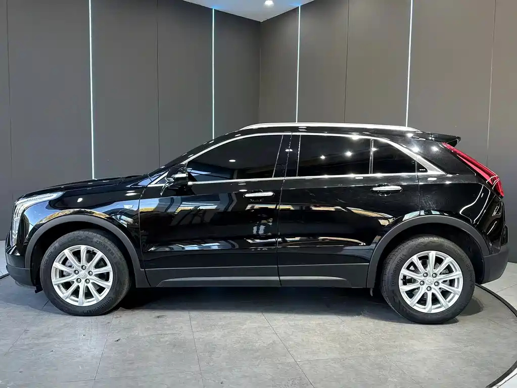 CADILLAC XT4 2023