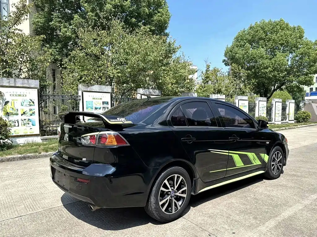 MITSUBISHI LANCER EX 2012