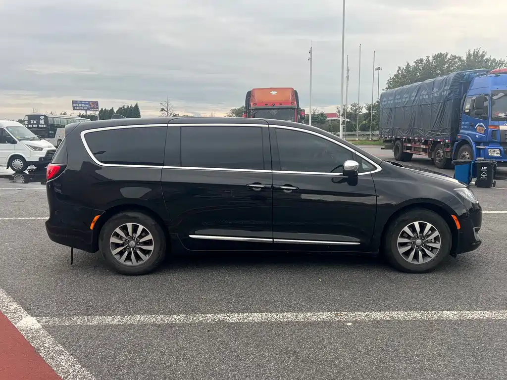 CHRYSLER BIG 捷龙PHEV IMPO 2024