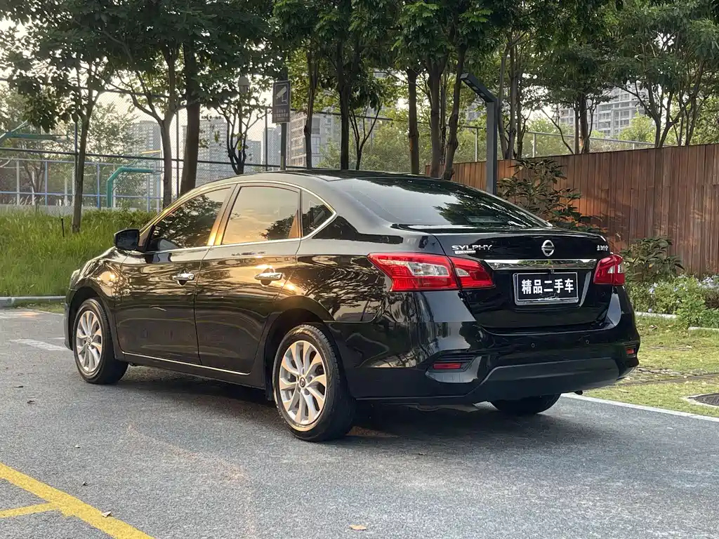 NISSAN SYLPHY 2020