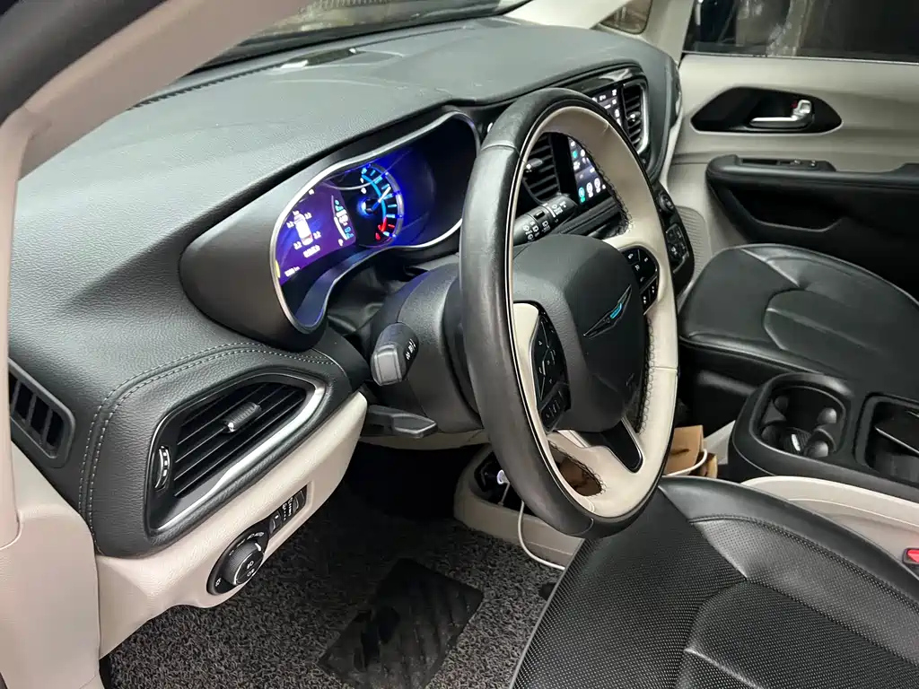 CHRYSLER BIG 捷龙PHEV IMPO 2025