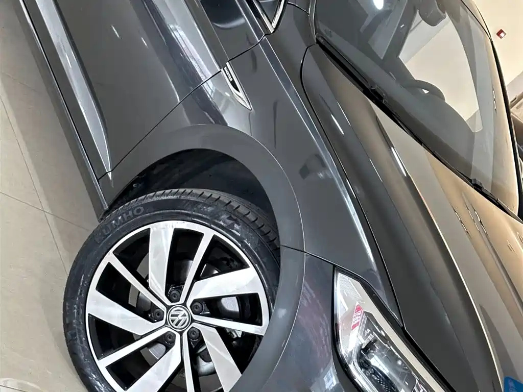 VOLKSWAGEN SAGITAR 2022