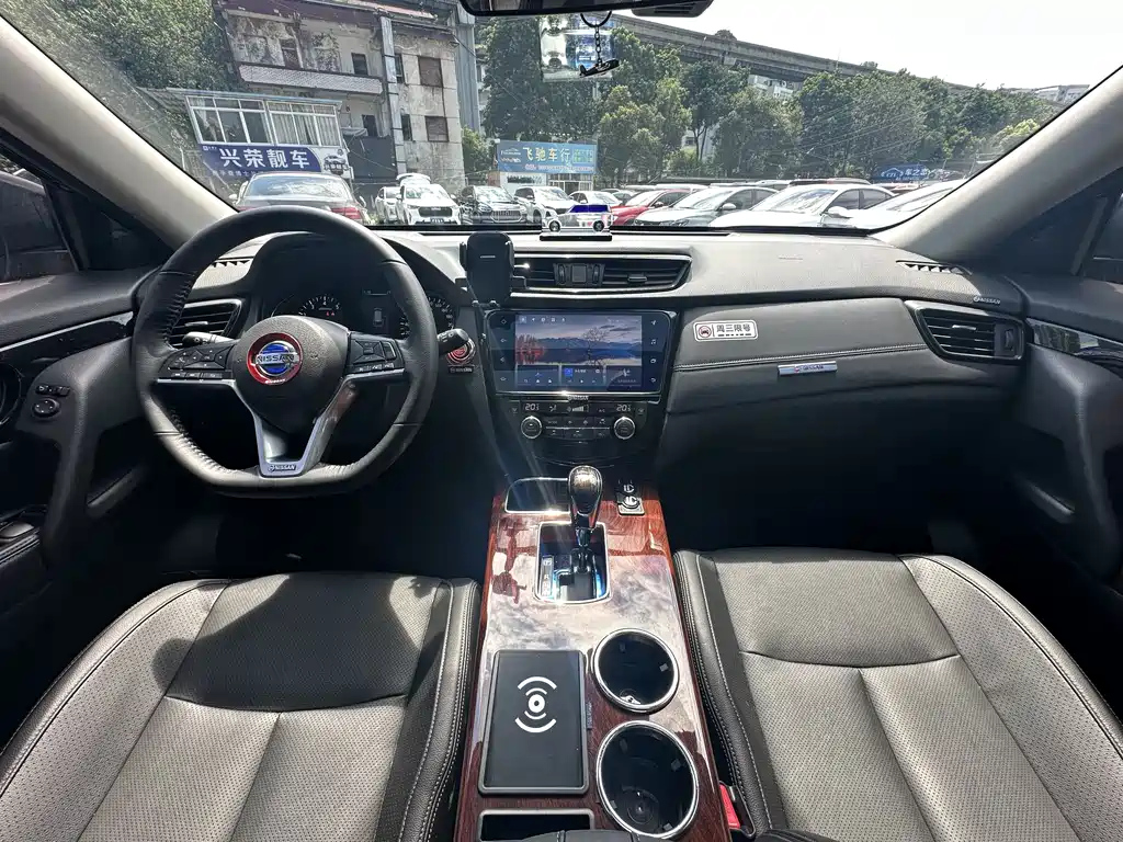 NISSAN X-TRAIL 2023