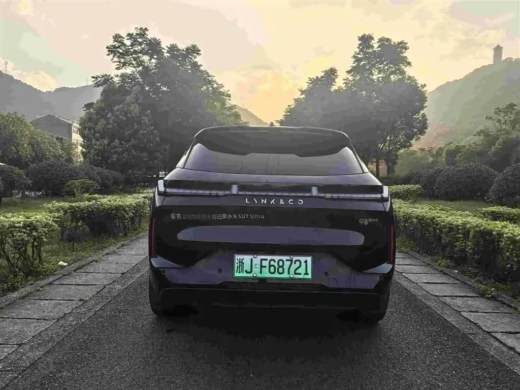 LYNK&CO 08 NEW ENERGY 2023