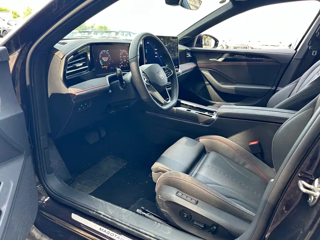 VOLKSWAGEN MAGOTAN 2024