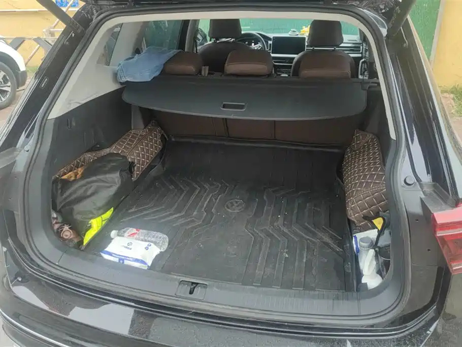 VOLKSWAGEN TIGUAN L 2023