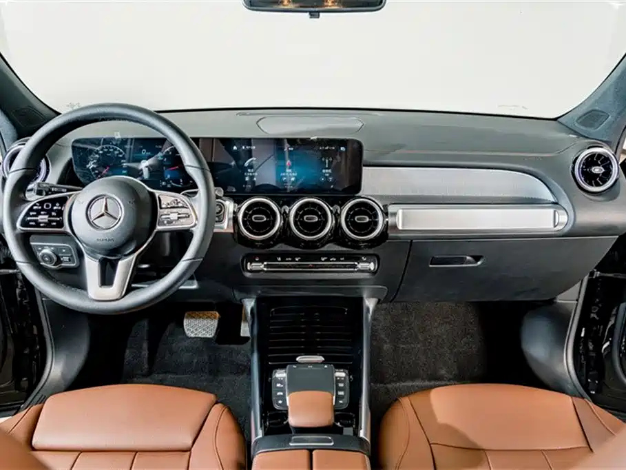 MERCEDES BENZ GLB 2023
