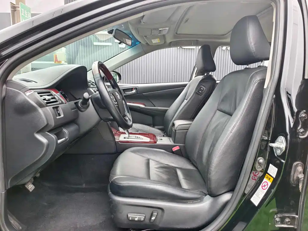 TOYOTA CAMRY 2012