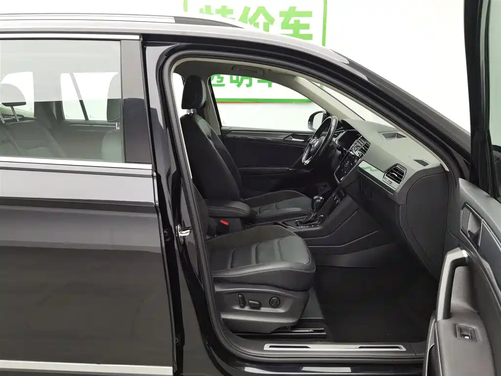 VOLKSWAGEN TIGUAN L 2021