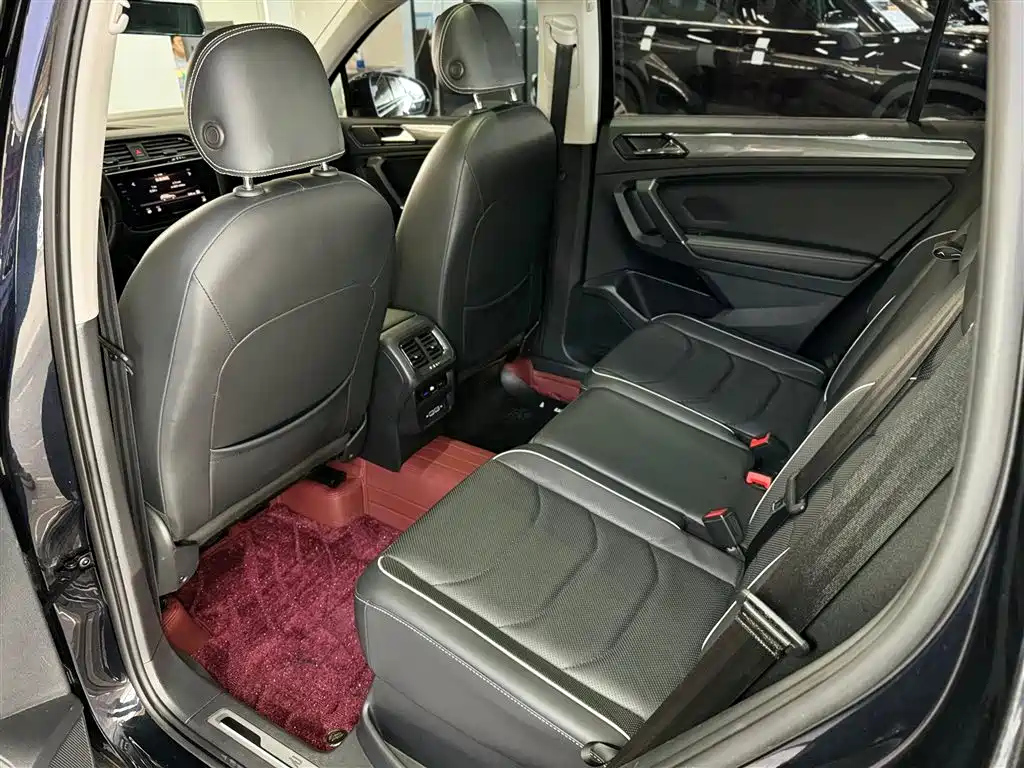 VOLKSWAGEN TIGUAN L 2021