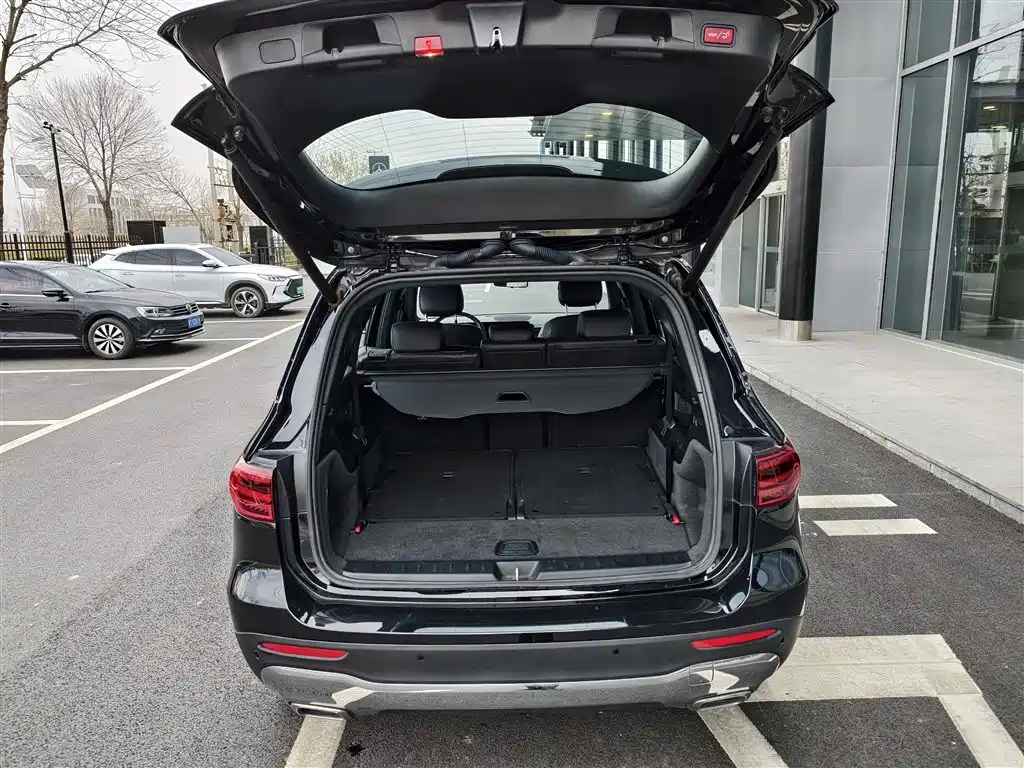 MERCEDES BENZ GLB 2023