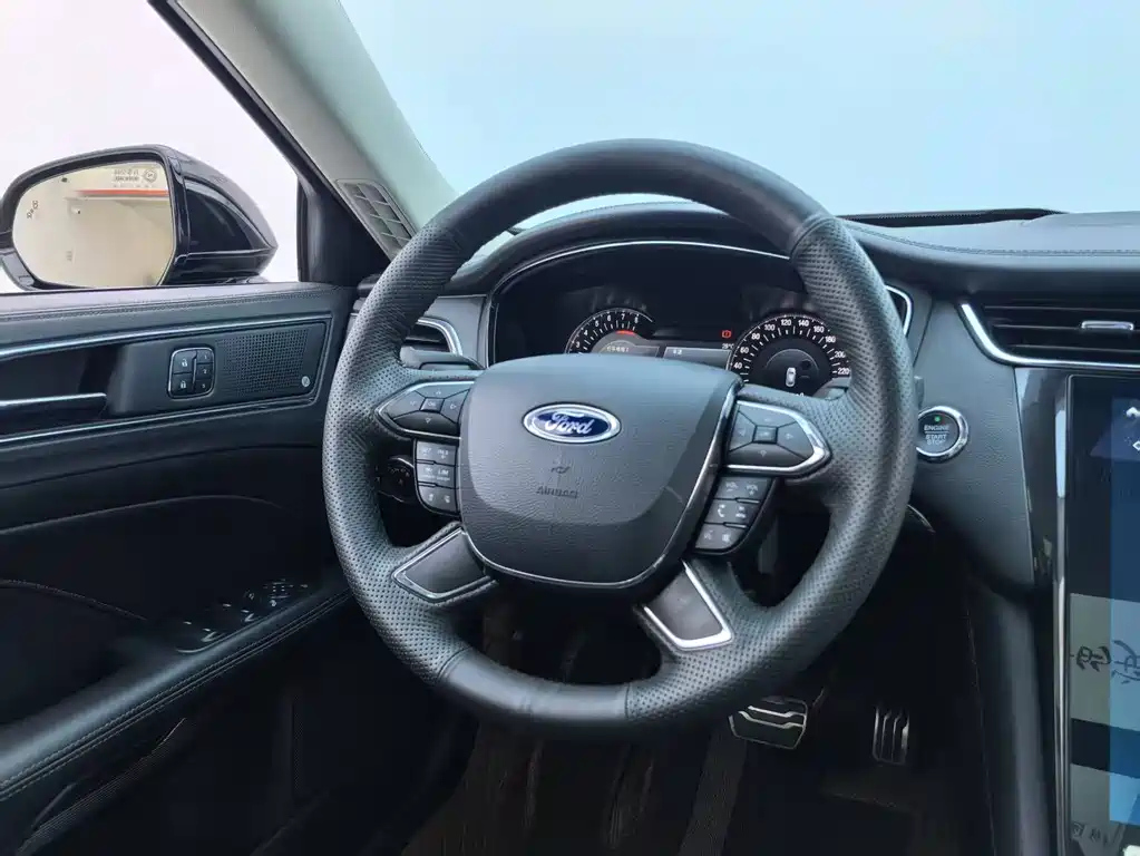 FORD TAURUS 2021