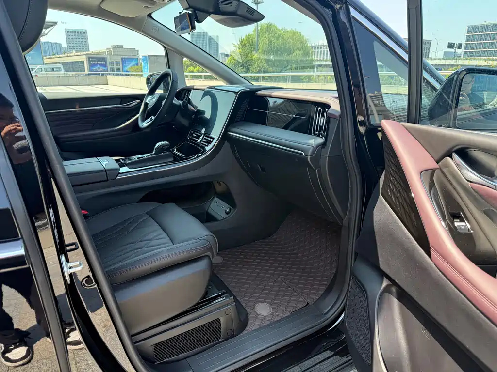 TRUMPCHI M8 2024