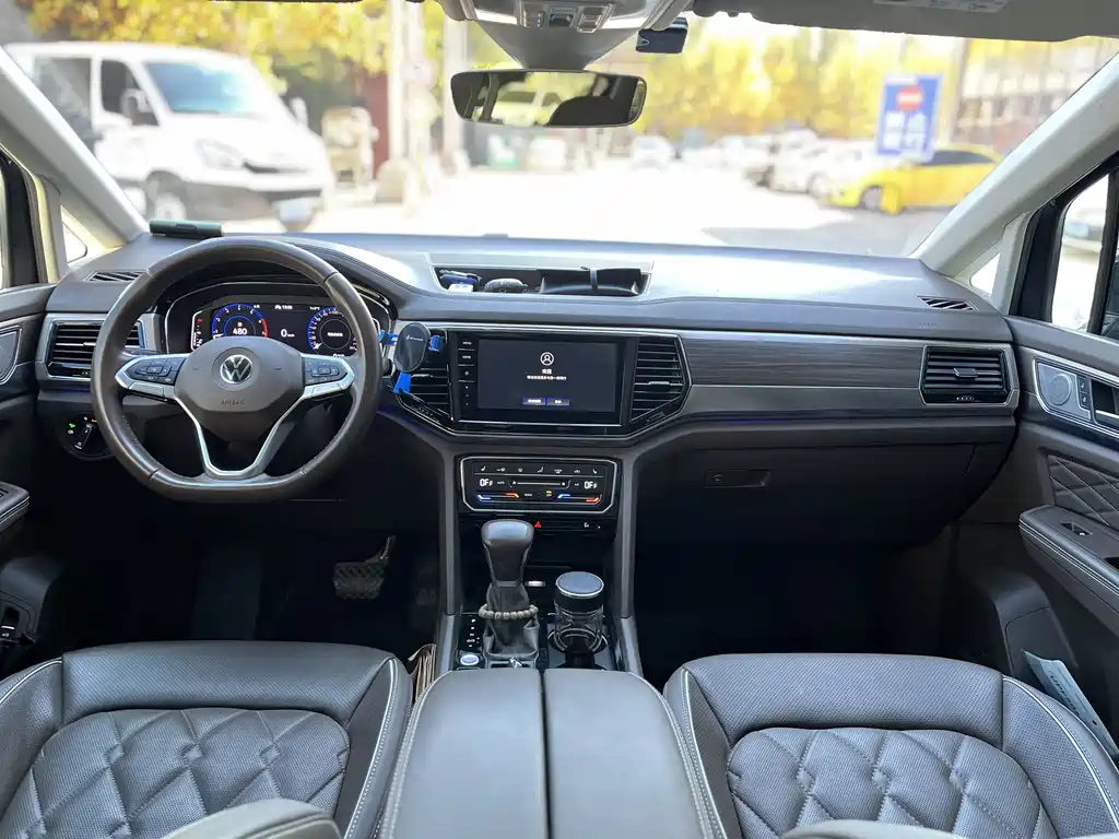 VOLKSWAGEN VILORAN 2021