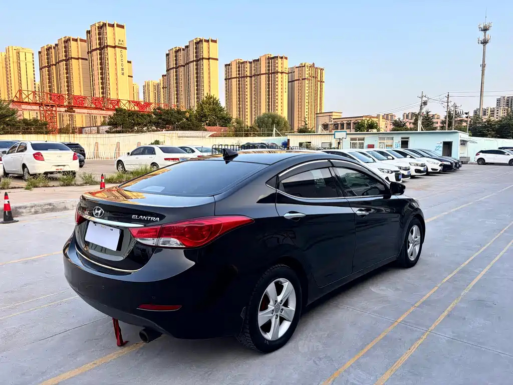 HYUNDAI ELANTRA 2013
