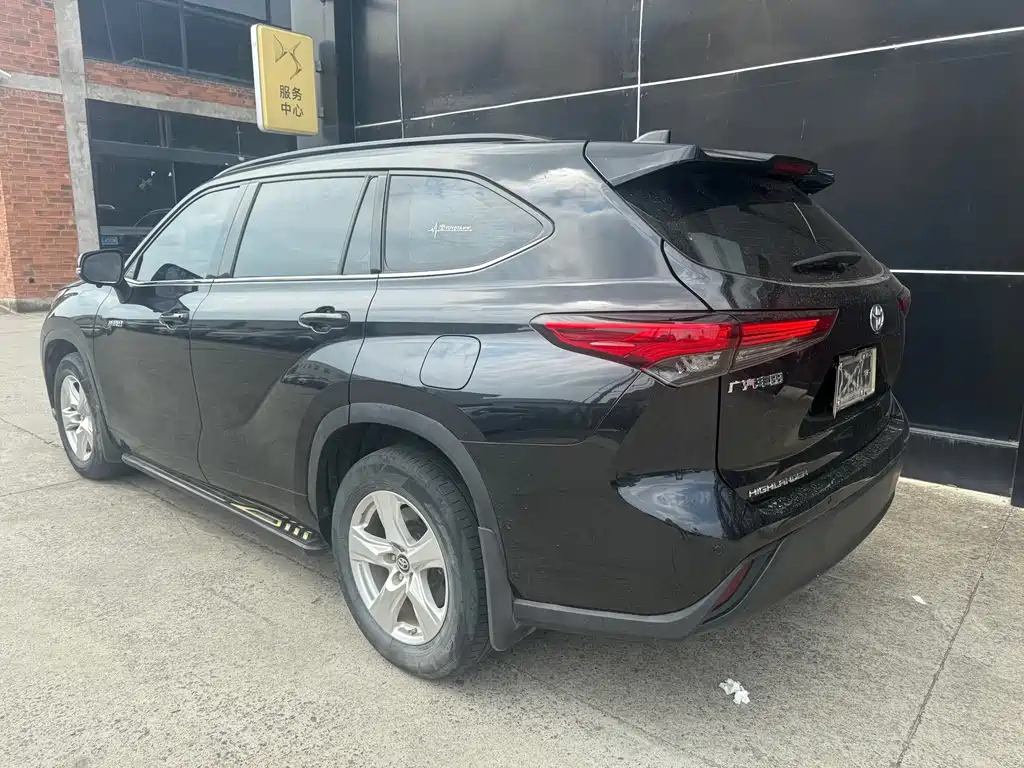 TOYOTA HIGHLANDER 2022