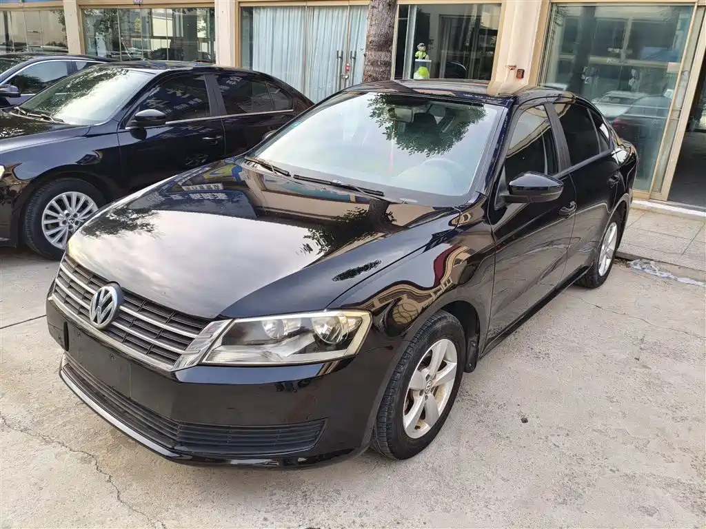 VOLKSWAGEN LAVIDA 2013