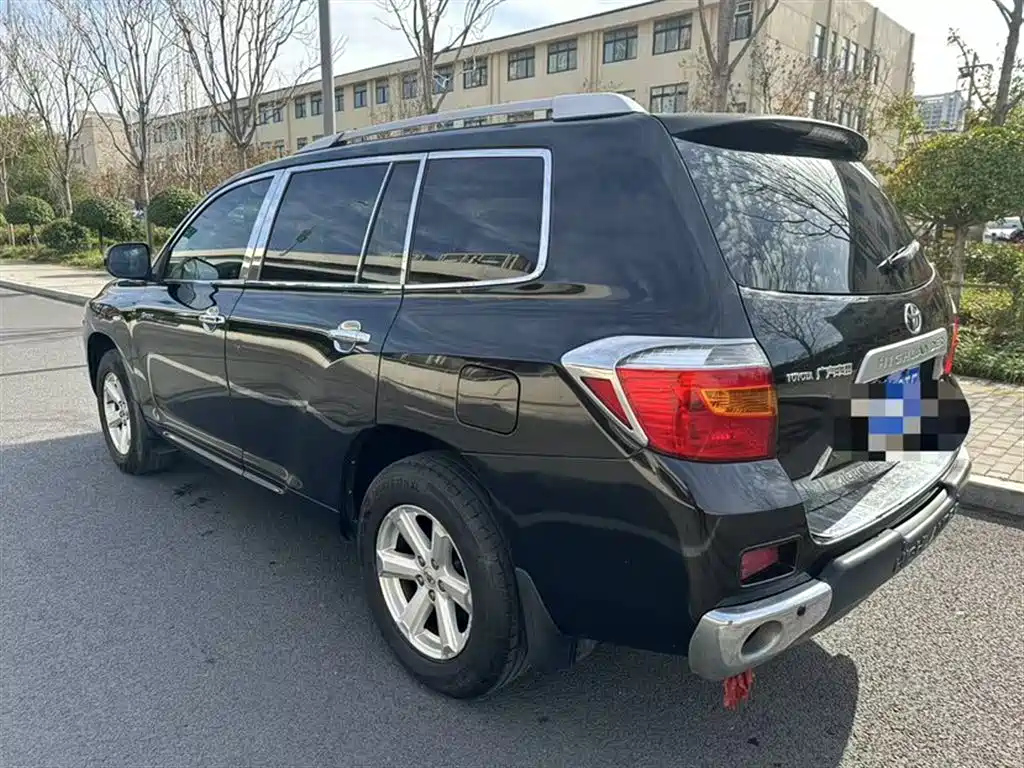 TOYOTA HIGHLANDER 2010