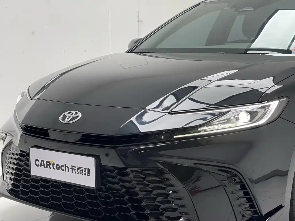 TOYOTA CAMRY 2024
