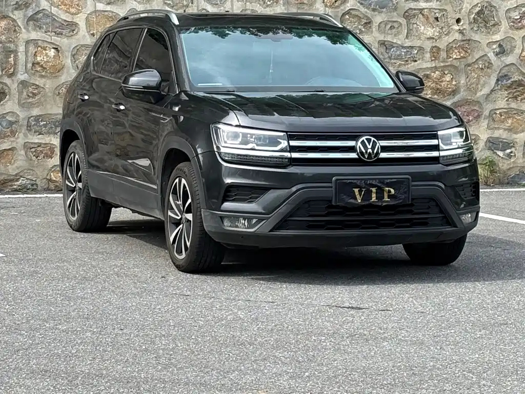 VOLKSWAGEN THARU 2021