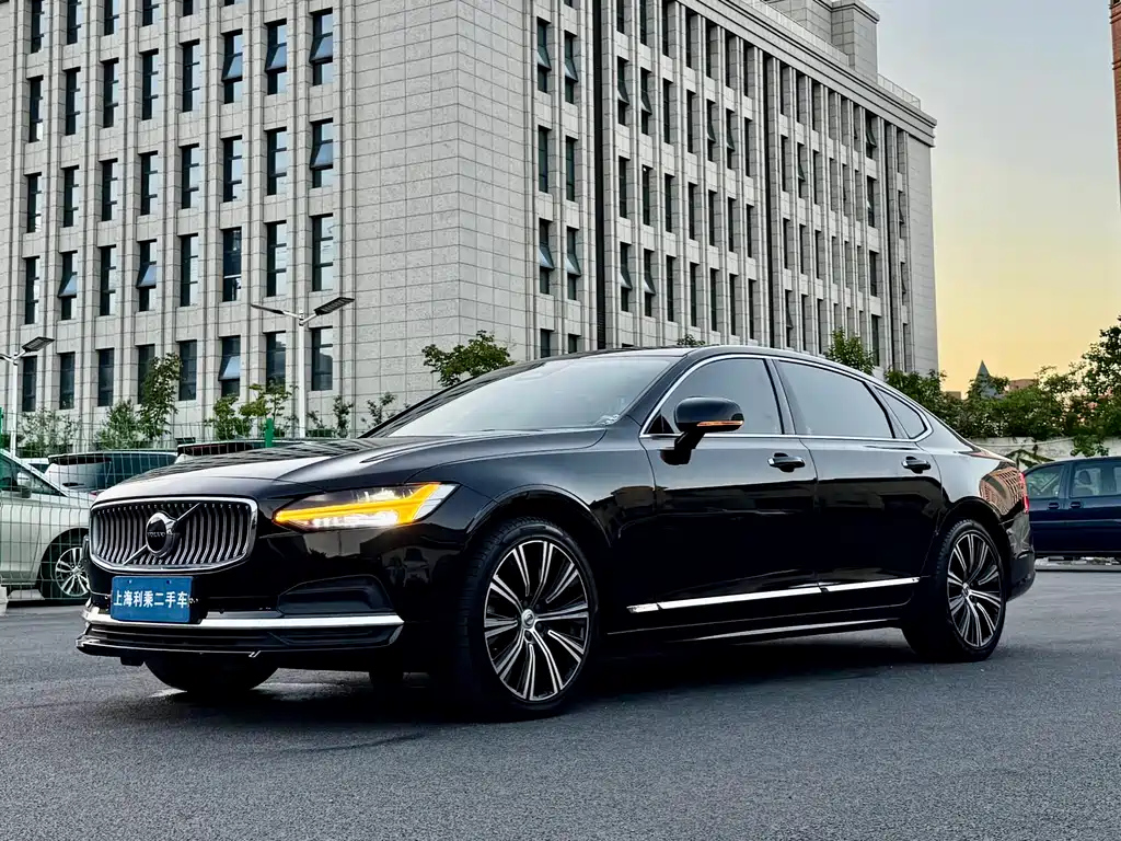 VOLVO S90 2021