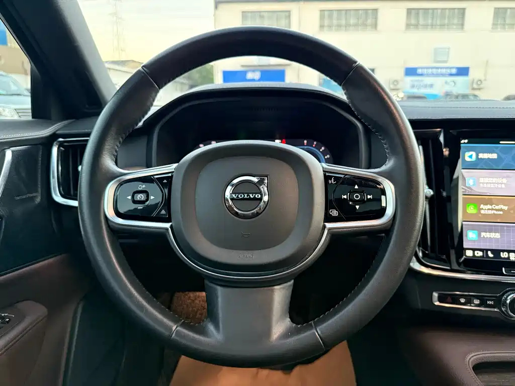 VOLVO S90 2021
