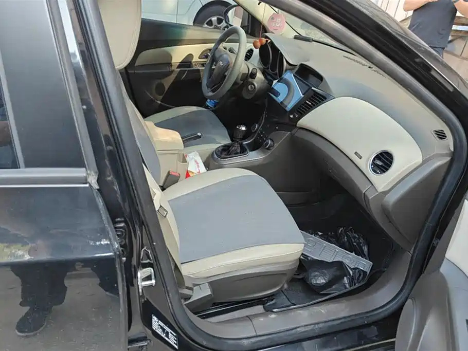 CHEVROLET CRUZE 2015