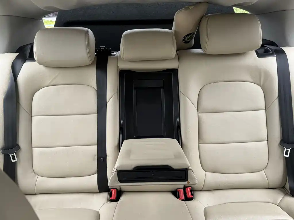 SKODA SUPERB 2013