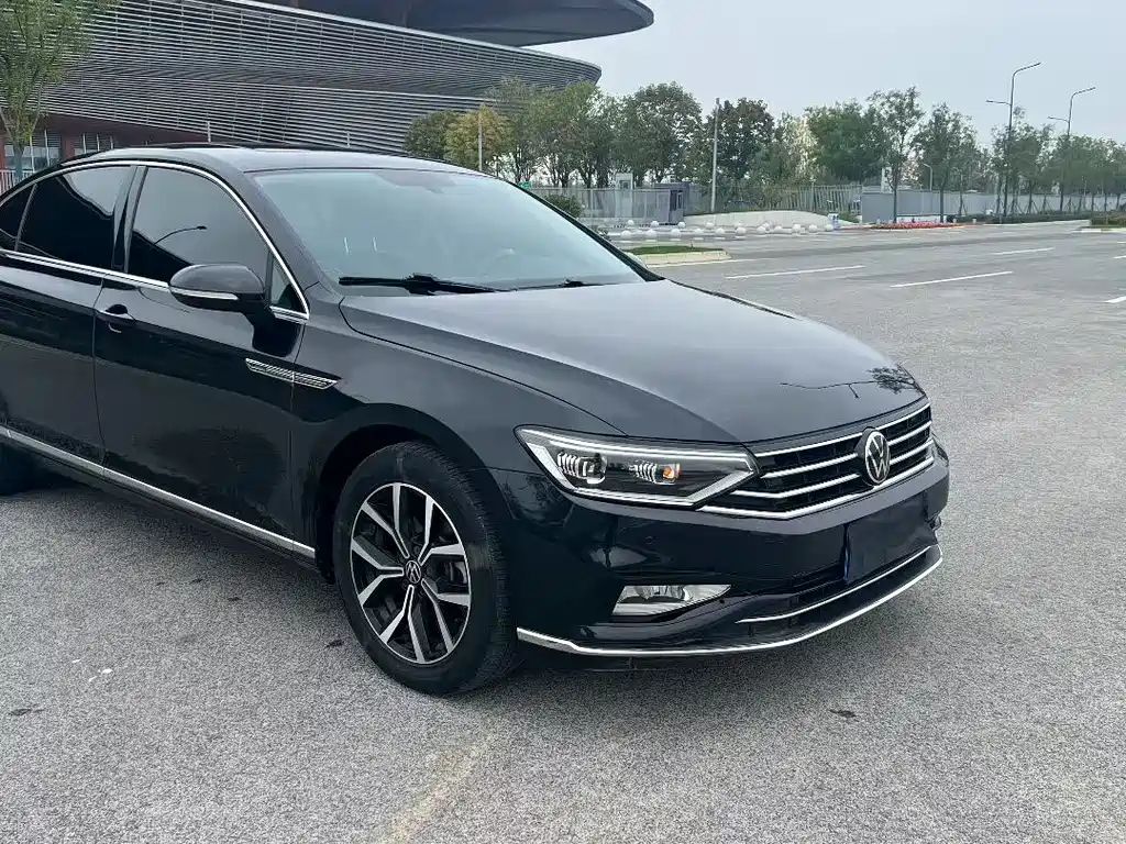 VOLKSWAGEN MAGOTAN 2022