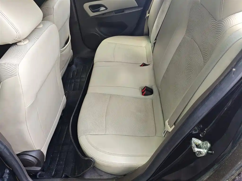 CHEVROLET CRUZE 2015